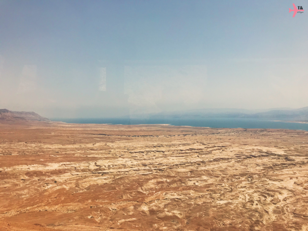 Fortaleza de Massada e Mar Morto ao fundo