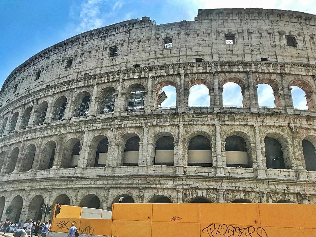 Um dia em Roma Coliseu