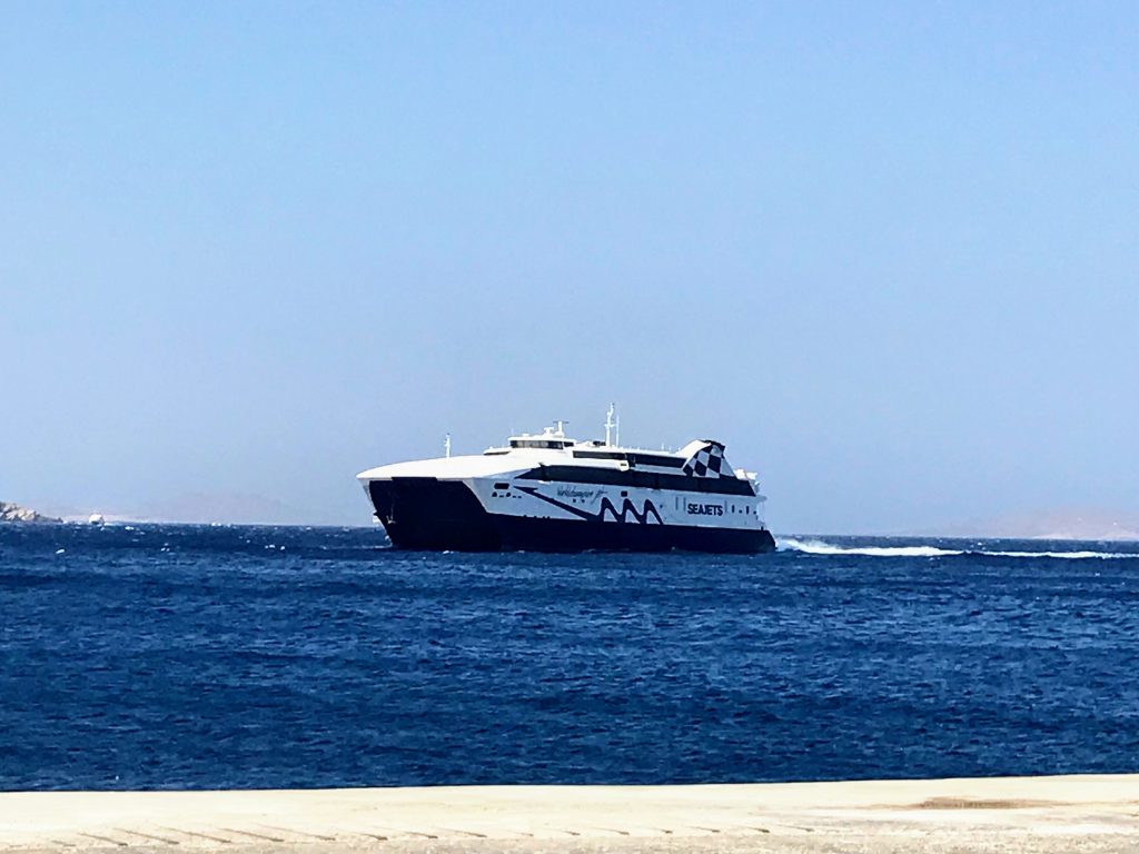 Ferry Mykonos - Santorini